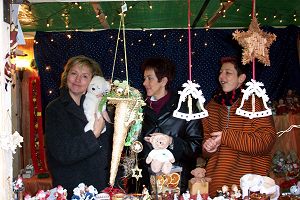 die bayerische Justizministerin Beate Merk auf dem Pfuhler Weihnachtsmarkt